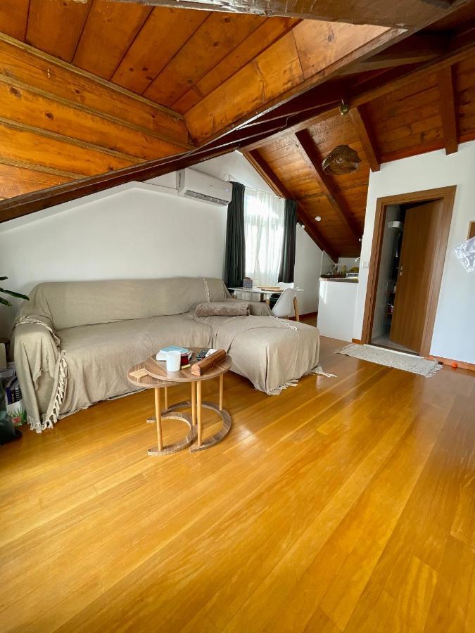 Eleni's Appartement *